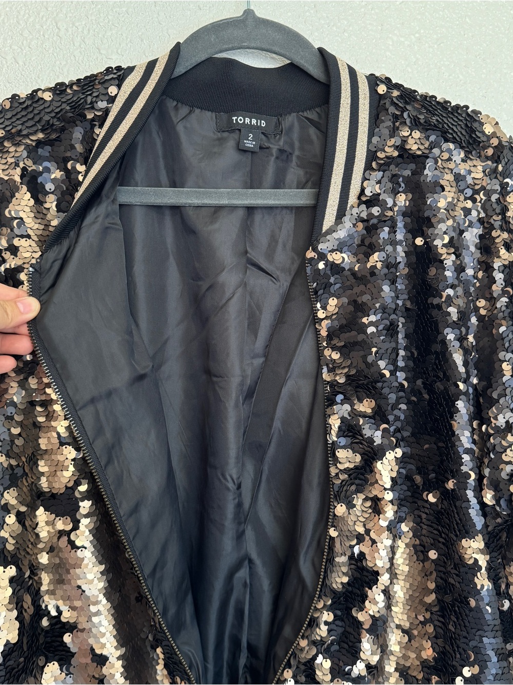 torrid Runway Collection 2x Metallic Gold and Black Sequin Bomber Jacket Party - Picture 6 of 8